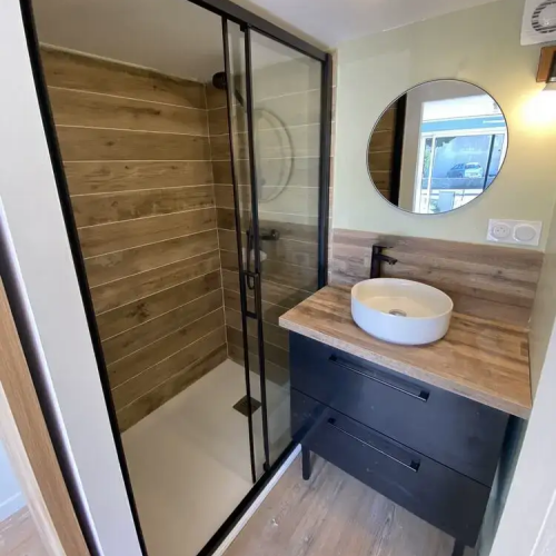 Création d'une salle de bain avec cabine de douche